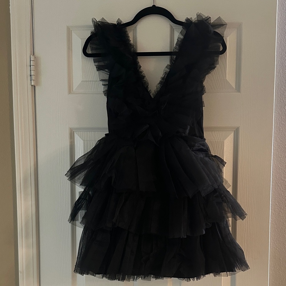 Elegant Black Layered Tule Midi Dress
